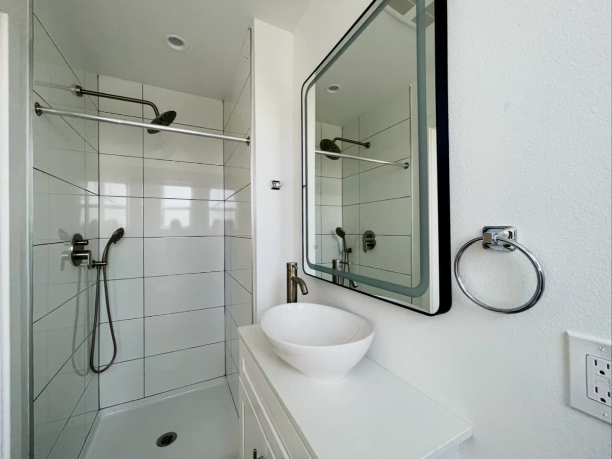 1186 W 37th Pl image