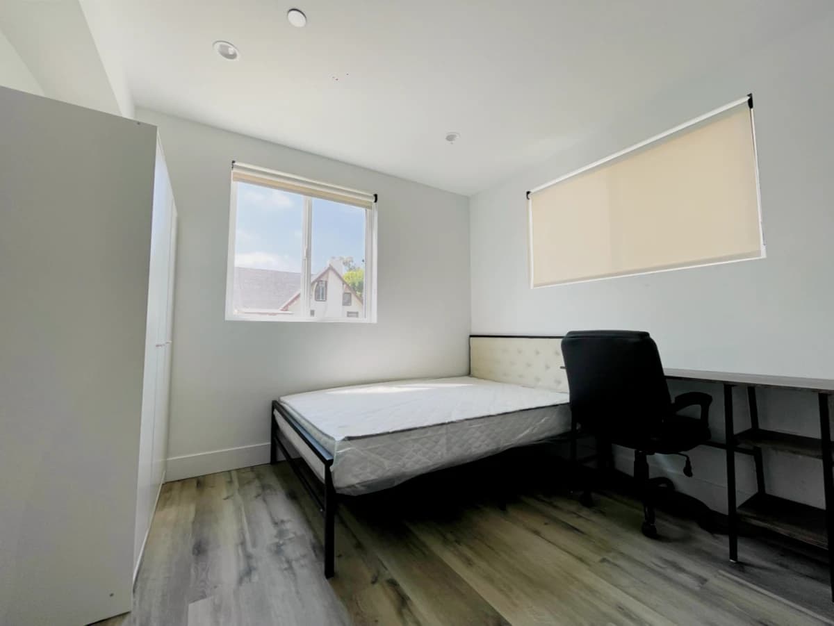10 Bed 10 Bath