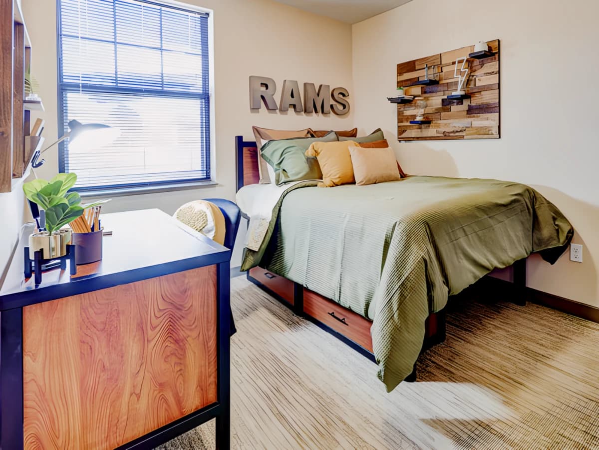 1200 West Marshall image