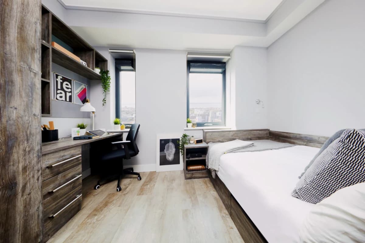 penthouse Studio