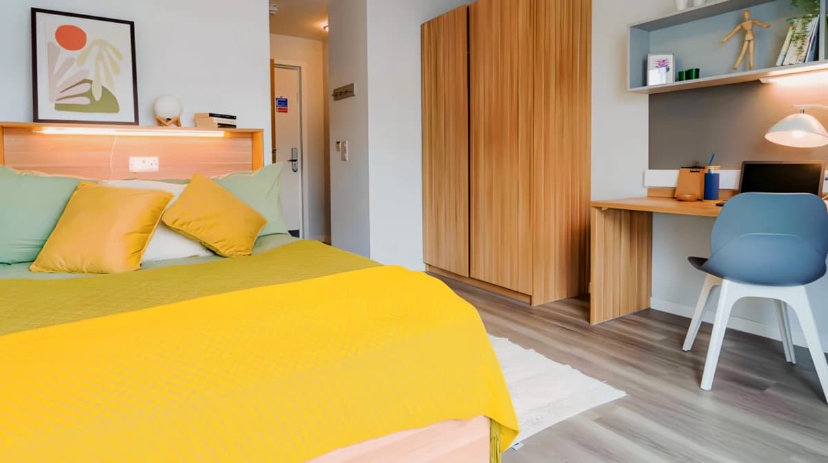 iQ Sterling Court image