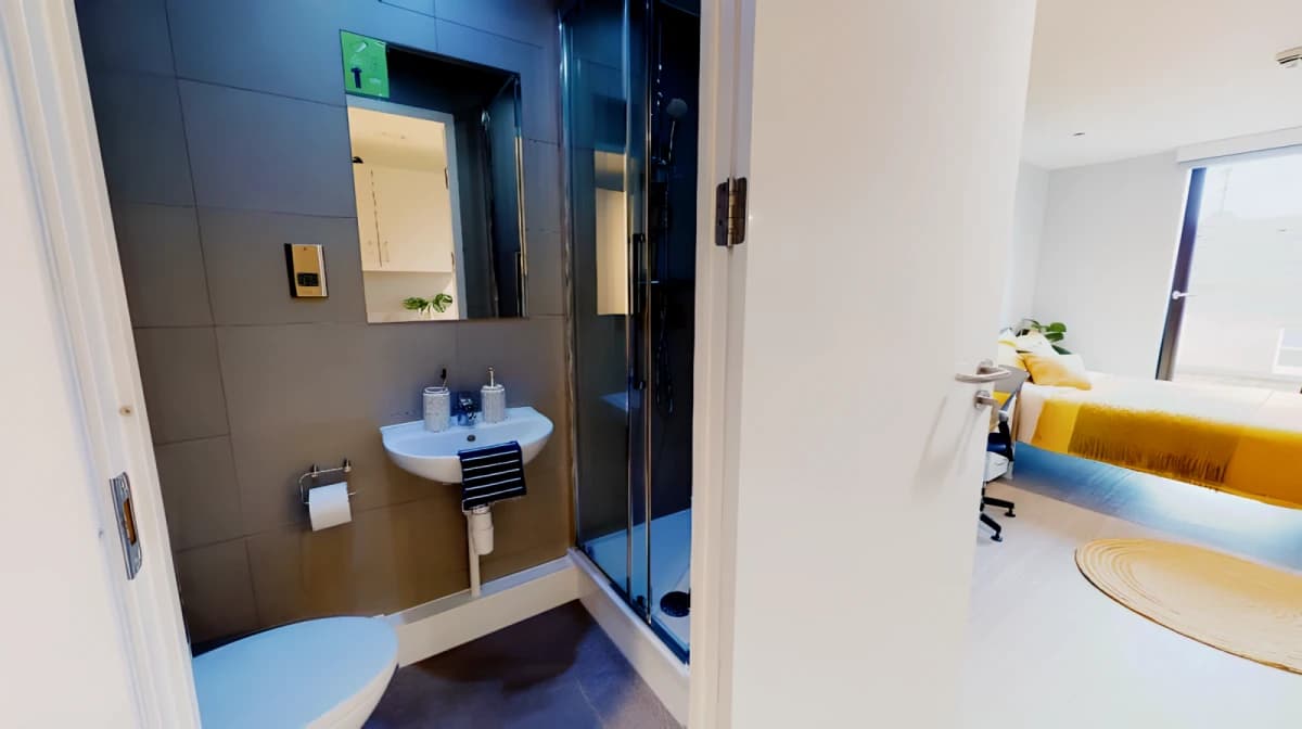 iQ Elgin Place image