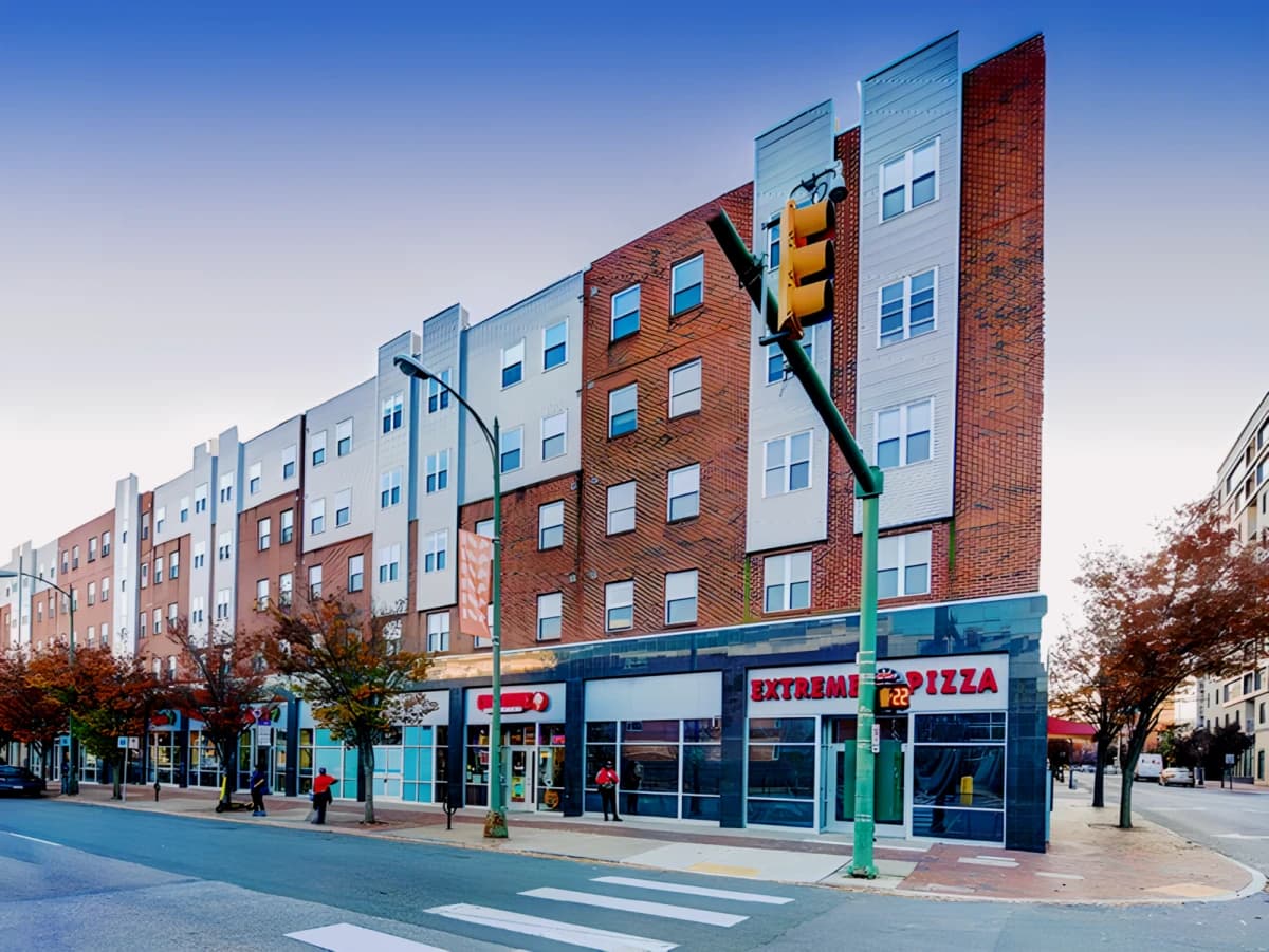 RAMZ Apartments on Broad image 2