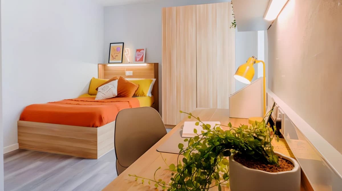 iQ Sterling Court image