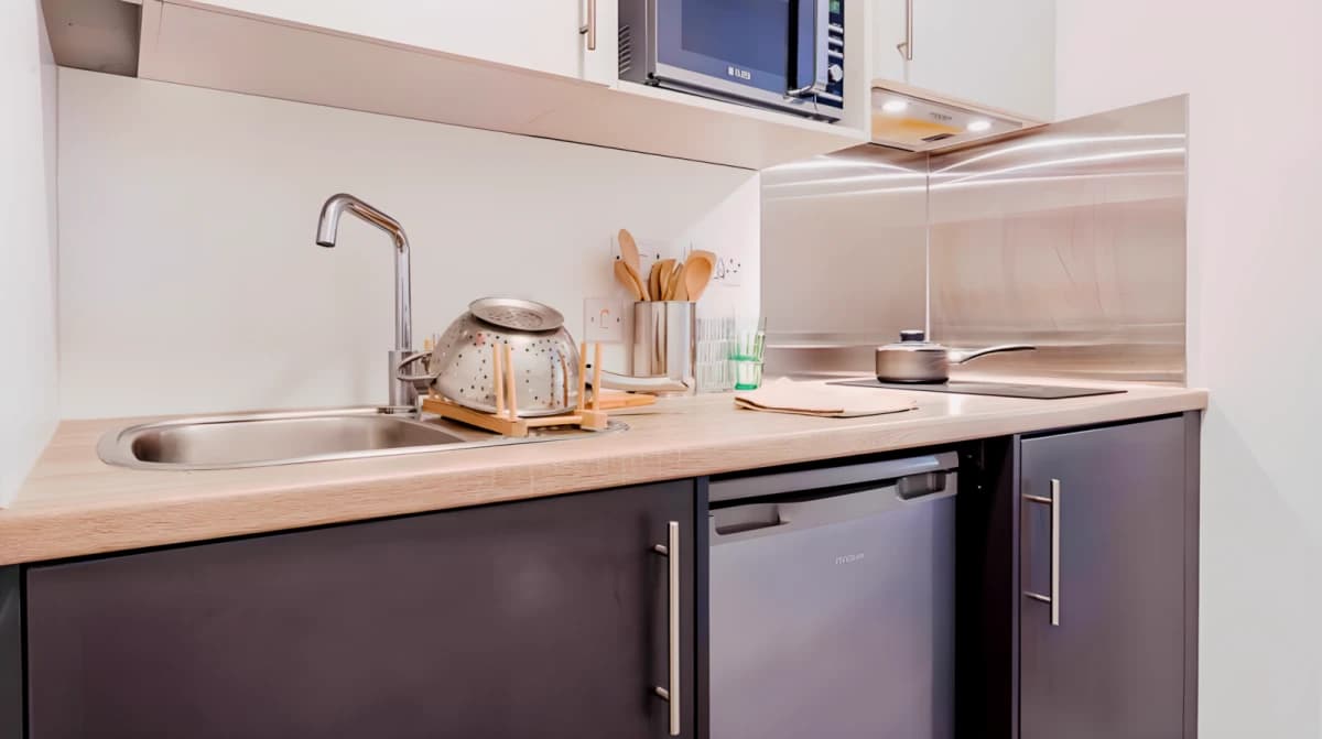 iQ Sterling Court image