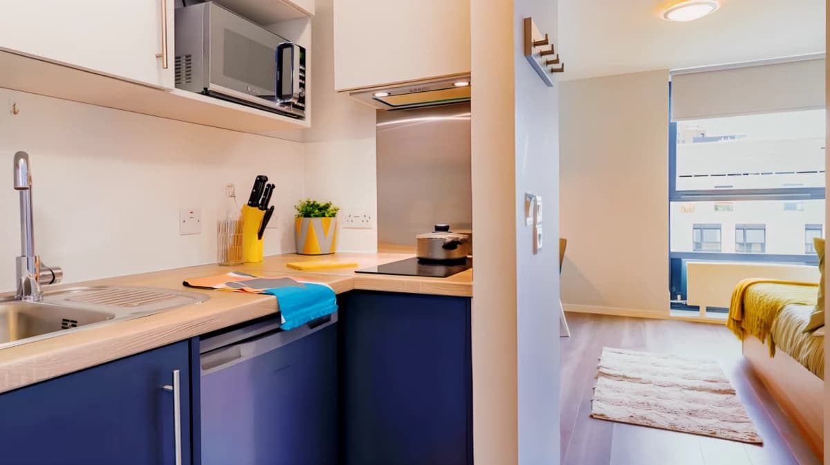 iQ Sterling Court image