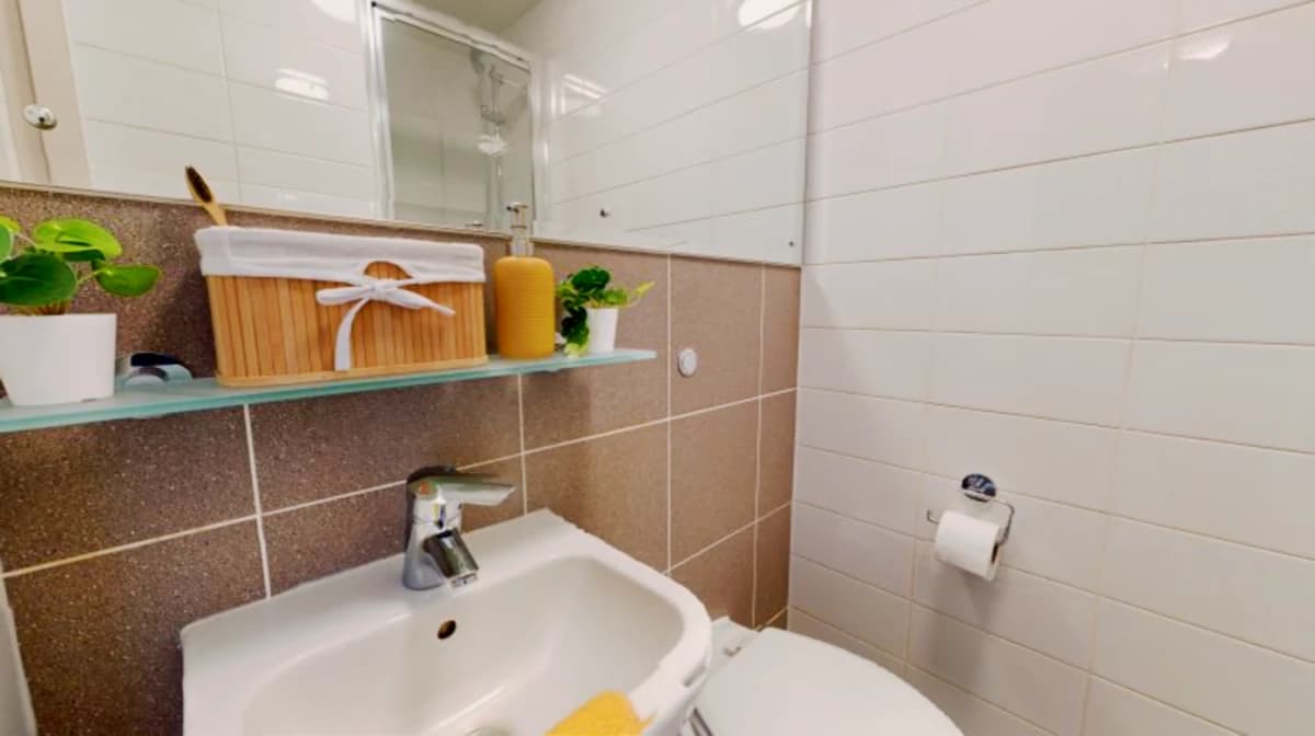 iQ Sterling Court image