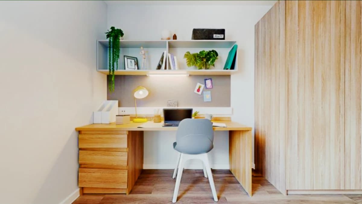 iQ Sterling Court image