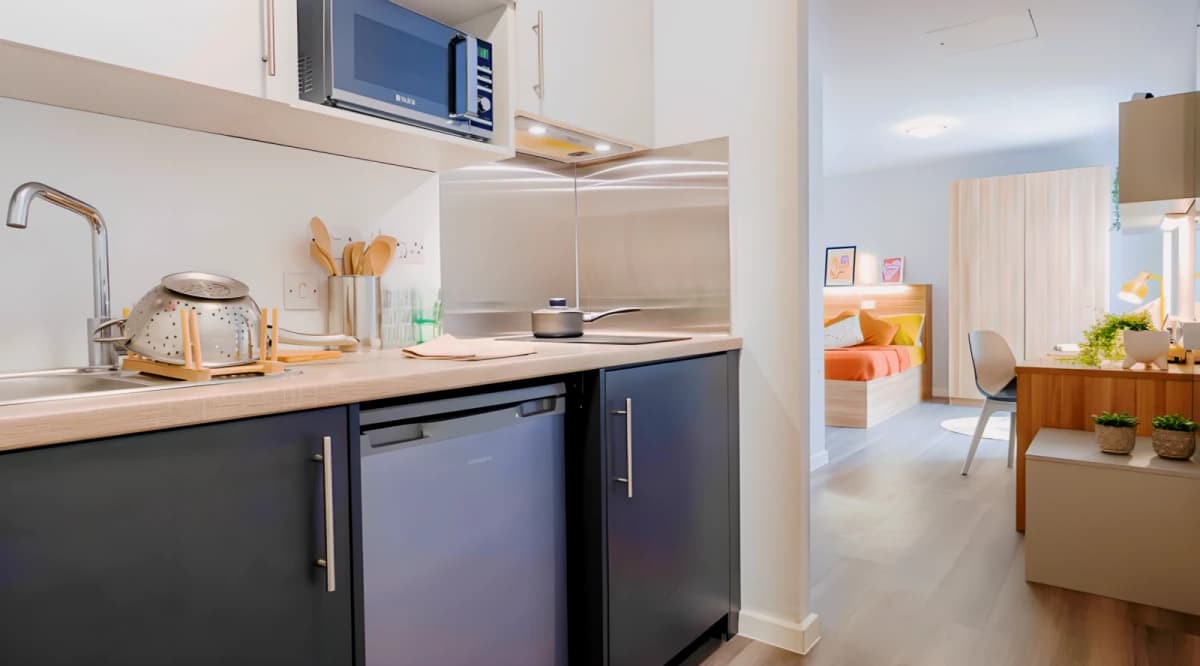 iQ Sterling Court image