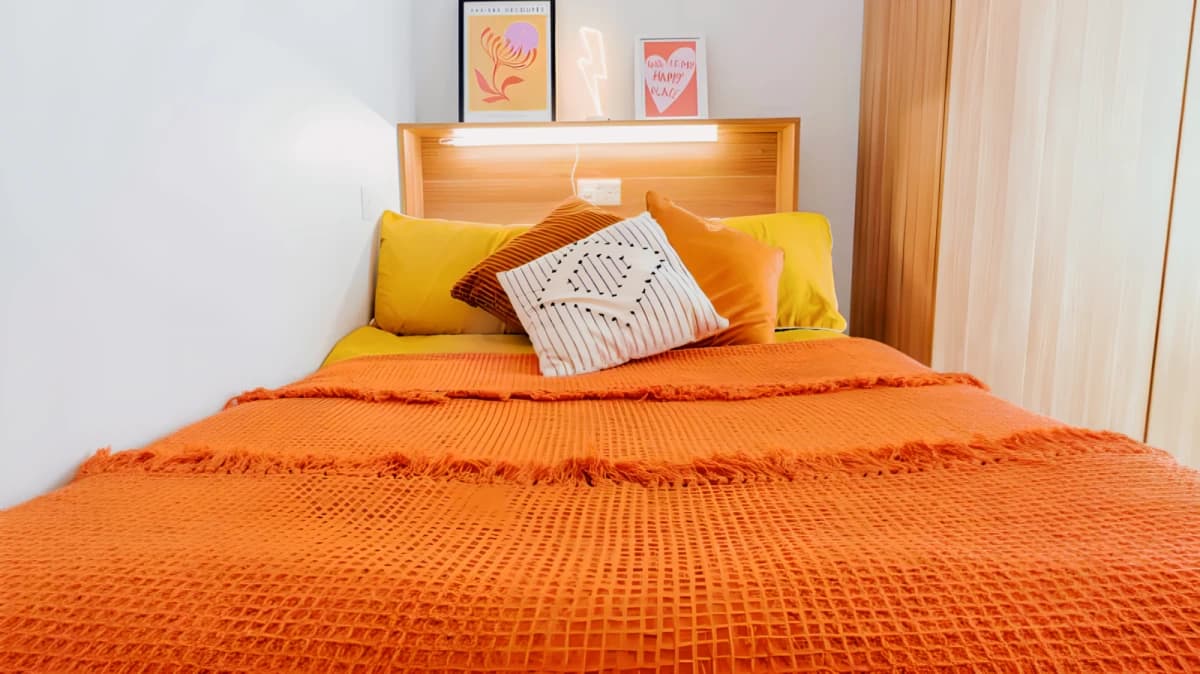 iQ Sterling Court image