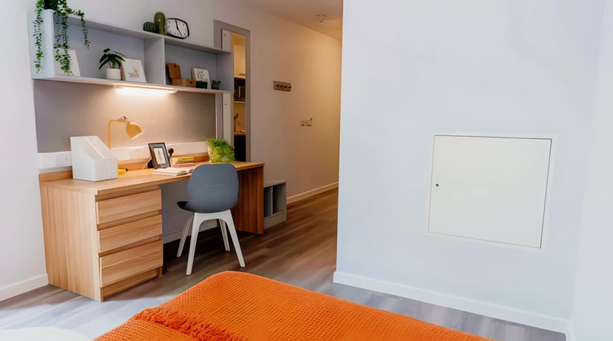 iQ Sterling Court image