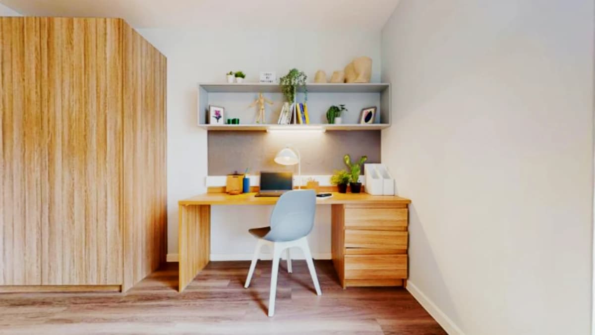 iQ Sterling Court image