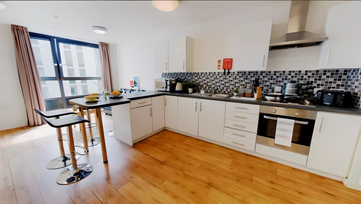 iQ Sterling Court image