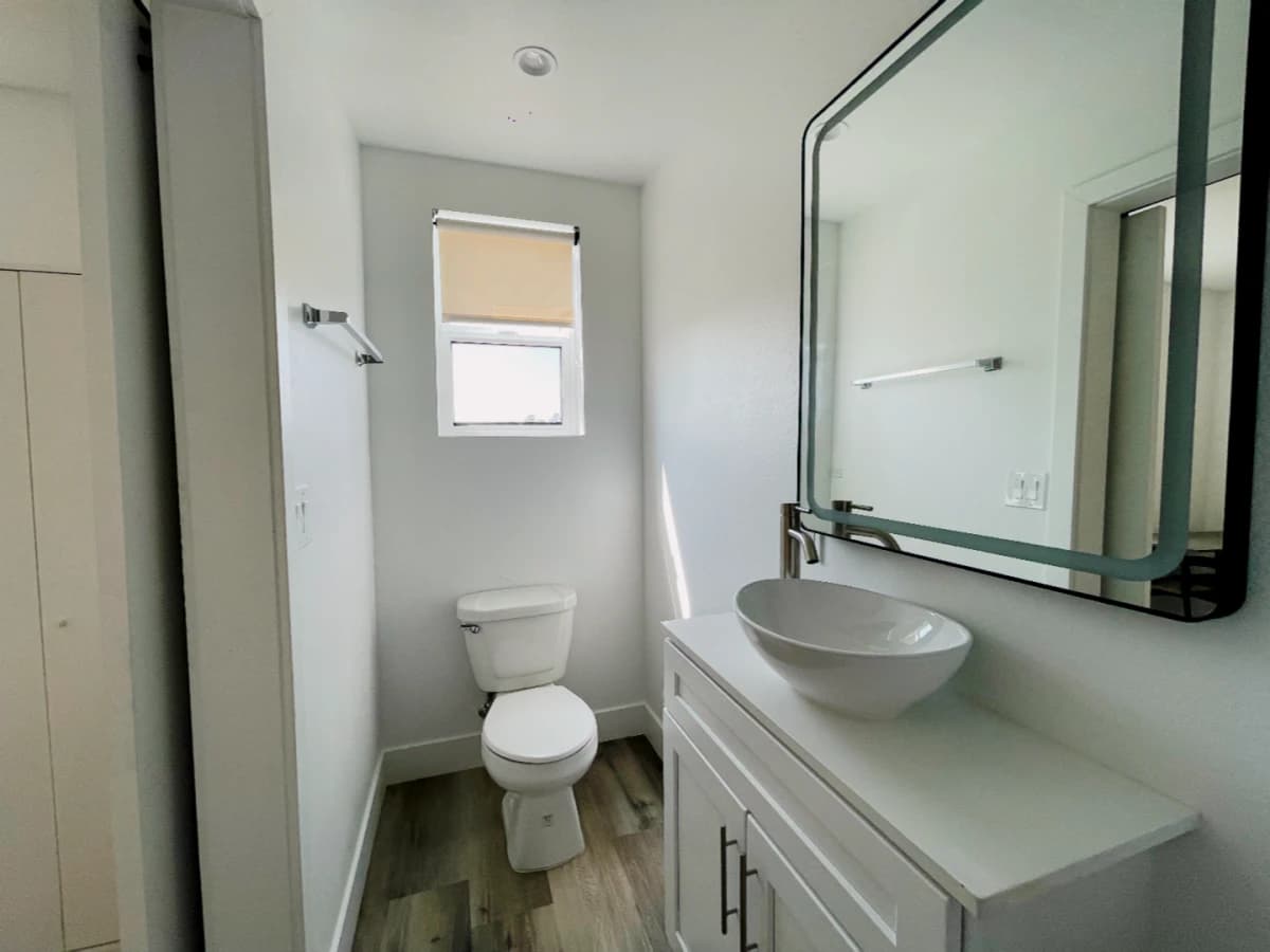 1186 W 37th Pl image