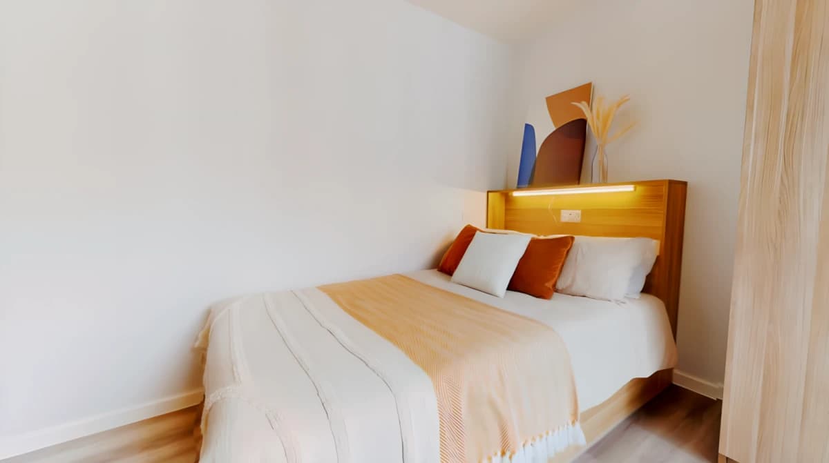 iQ Sterling Court image