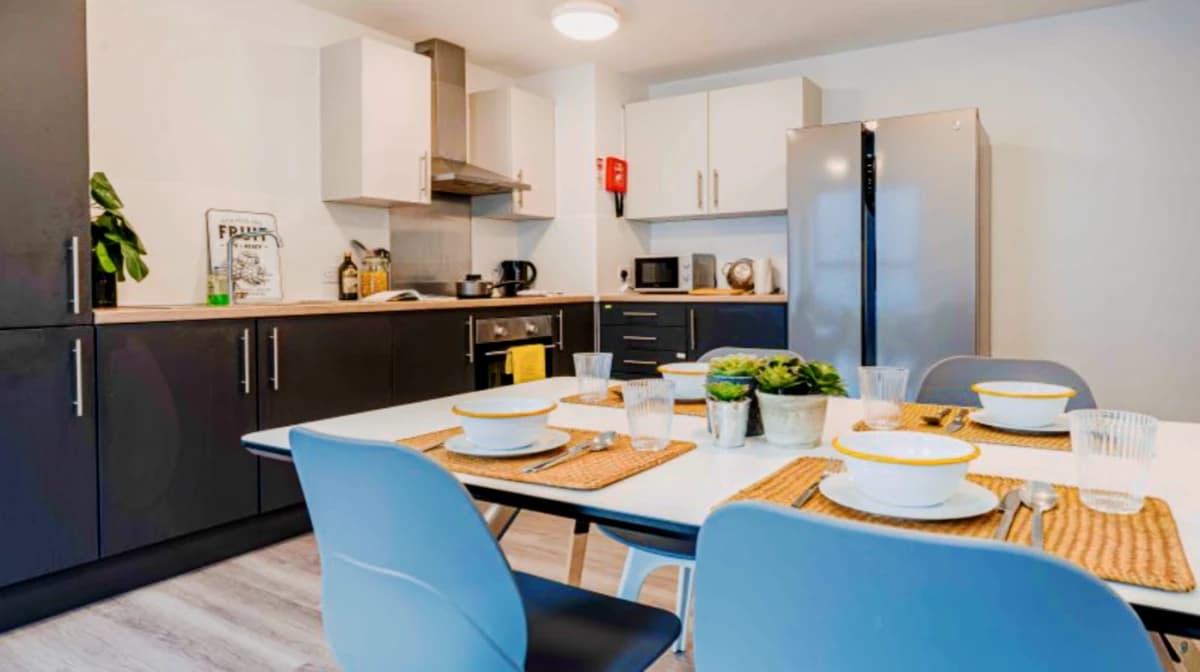 iQ Sterling Court image