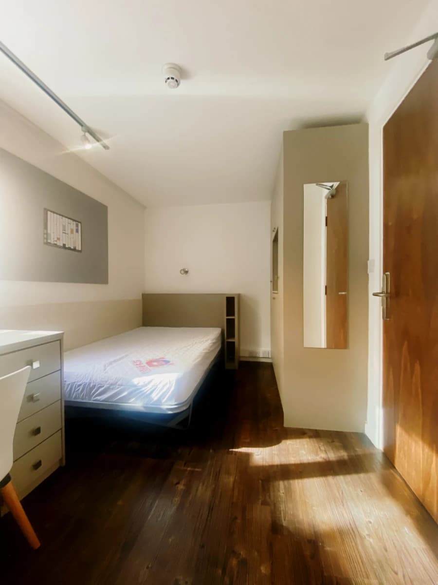 iQ Grosvenor House image