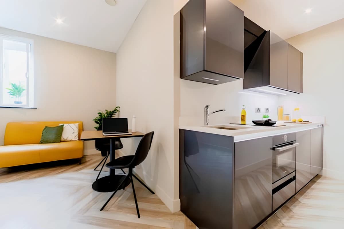 Dwell 121 Princess Street image 4