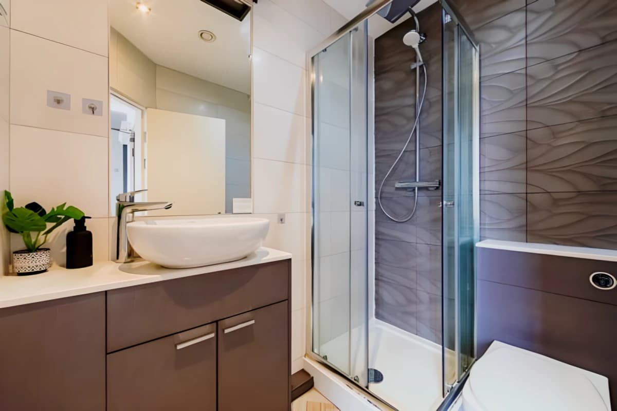 Dwell 121 Princess Street image