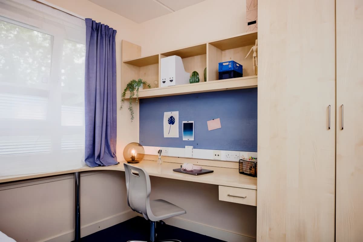 GoBritanya McMillan Residence image