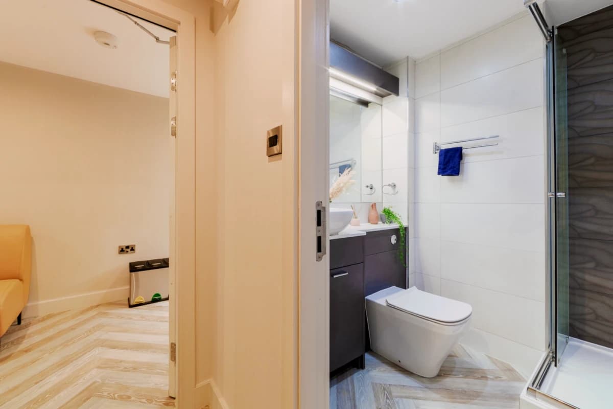 Dwell 121 Princess Street image