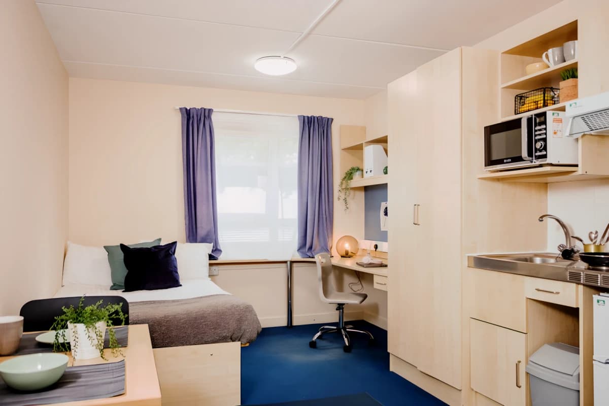 GoBritanya McMillan Residence image 3