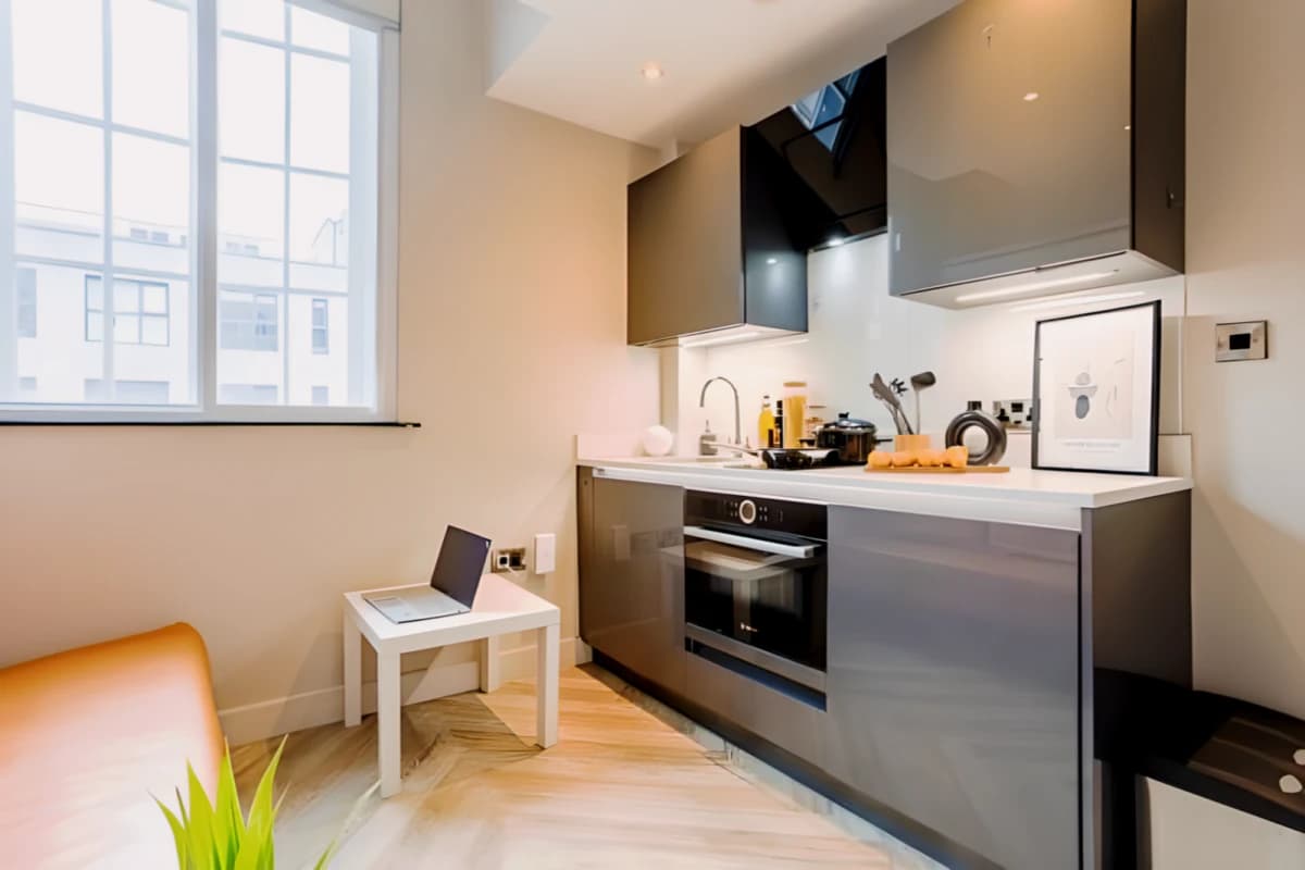 Dwell 121 Princess Street image