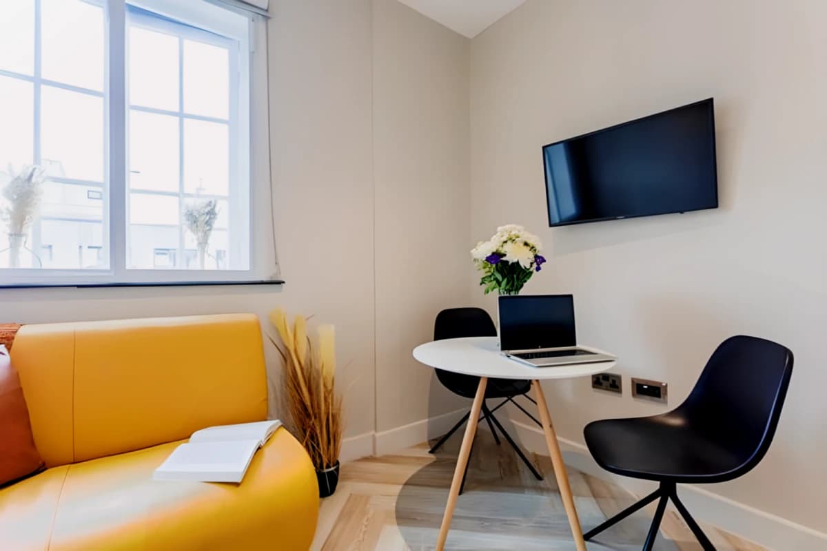 Dwell 121 Princess Street image