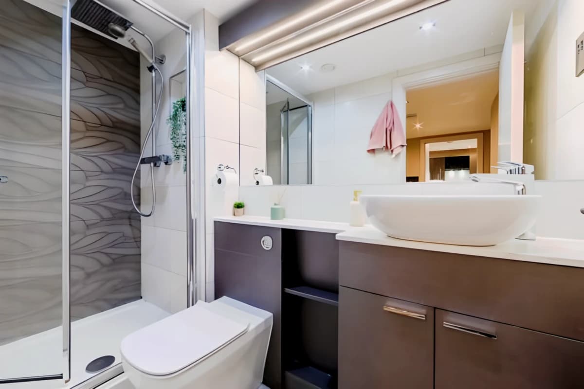 Dwell 121 Princess Street image