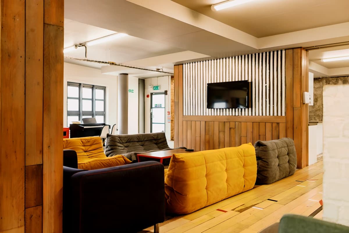 GoBritanya McMillan Residence image