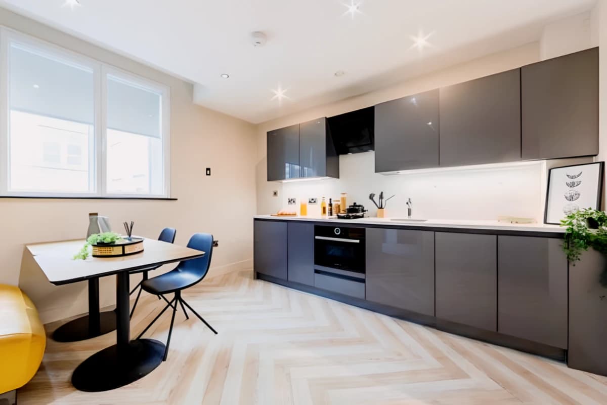 Dwell 121 Princess Street image