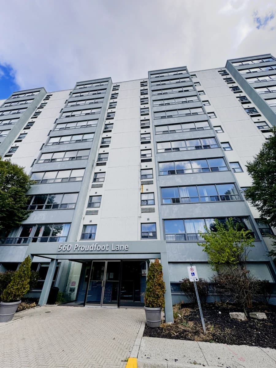 500 & 560 Proudfoot Lane image 4