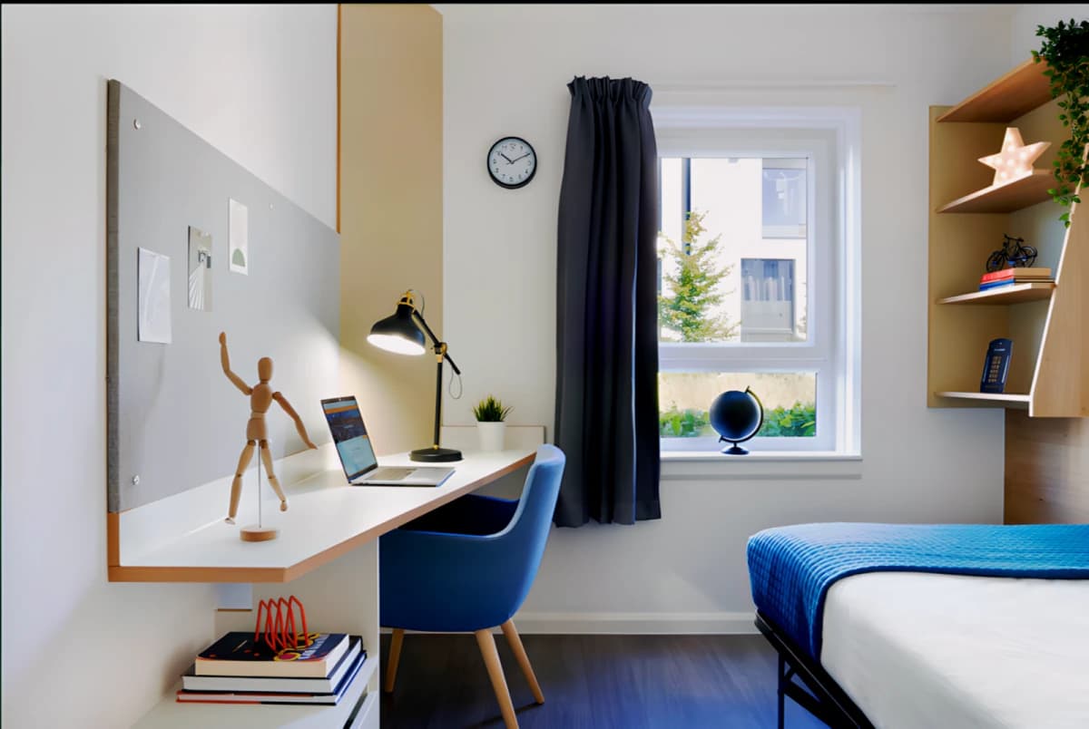 Hampton Square image 2