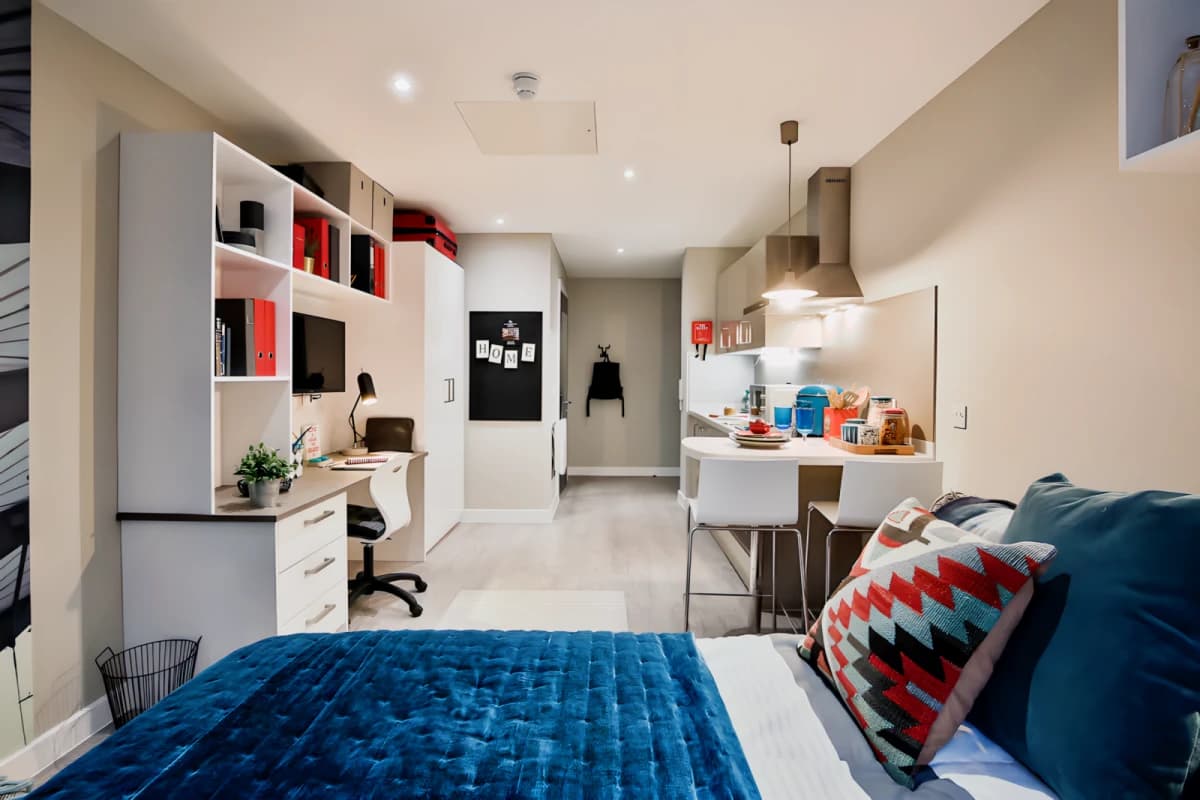 Premium Bigger Studio - Limited View