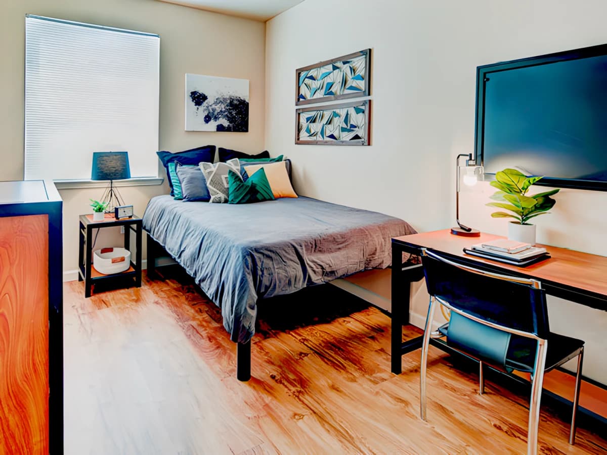 1 Bed - 1 Bath