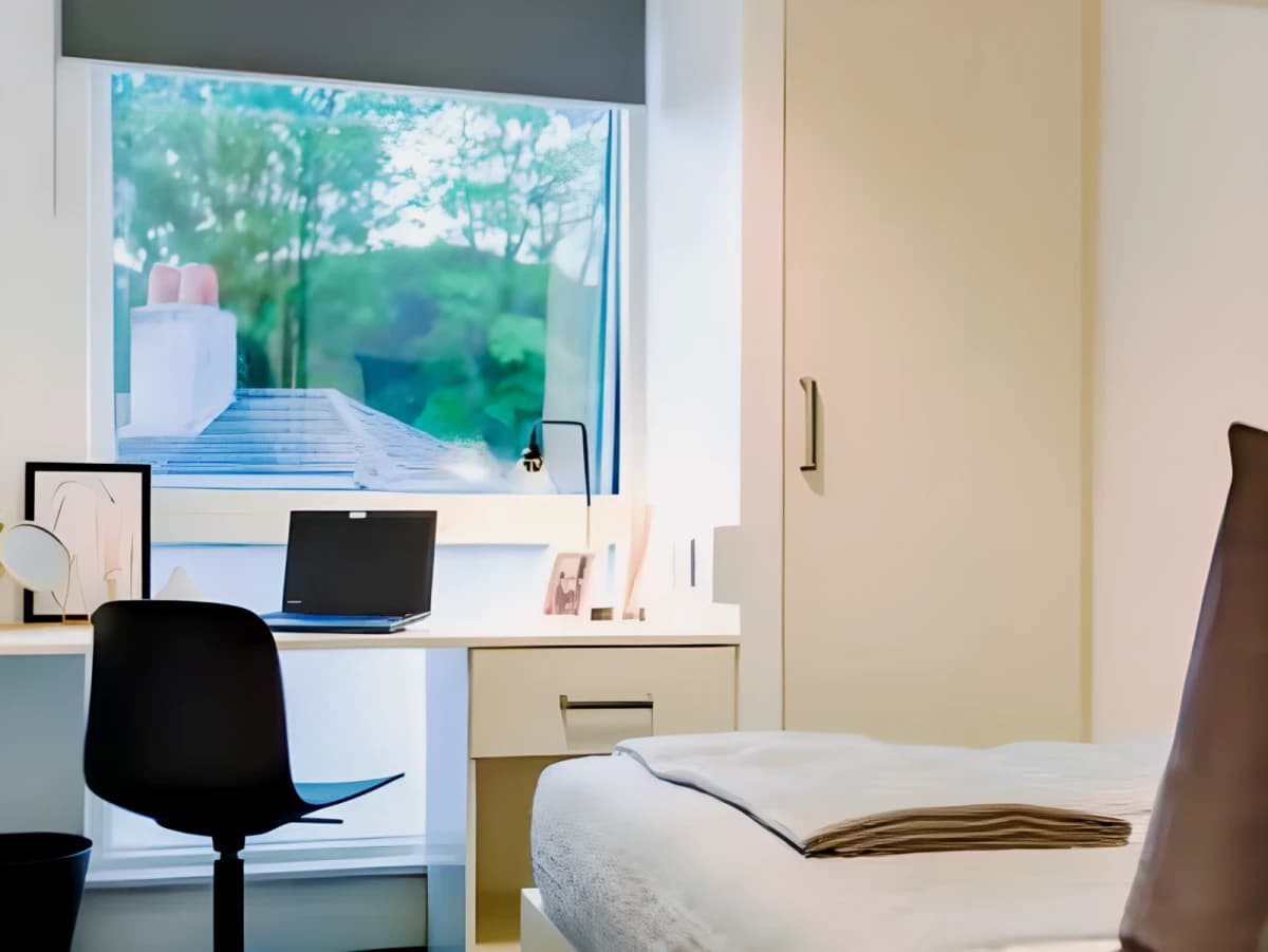 Harbour Court image 3
