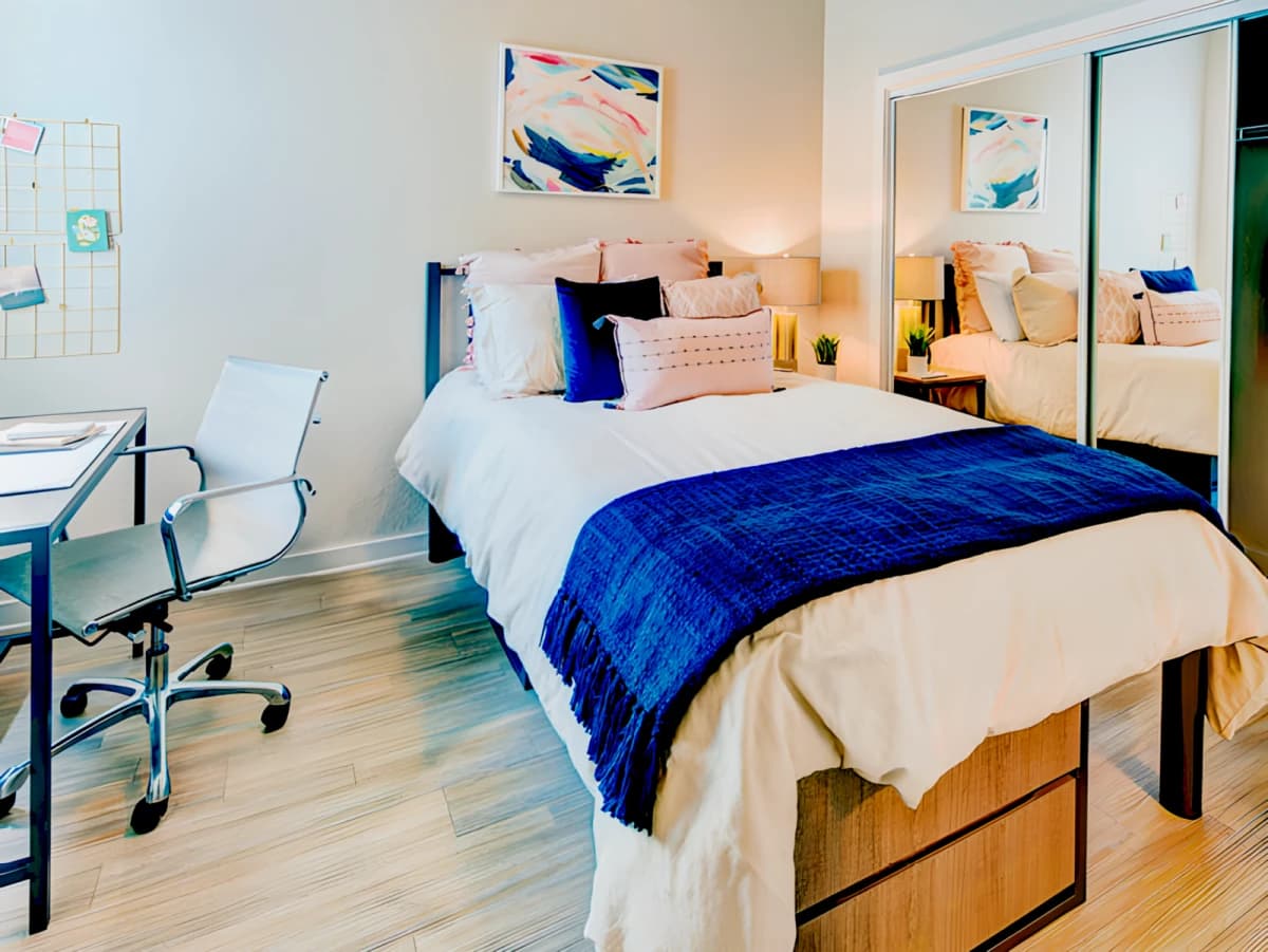 4 Bed - 4 Bath D