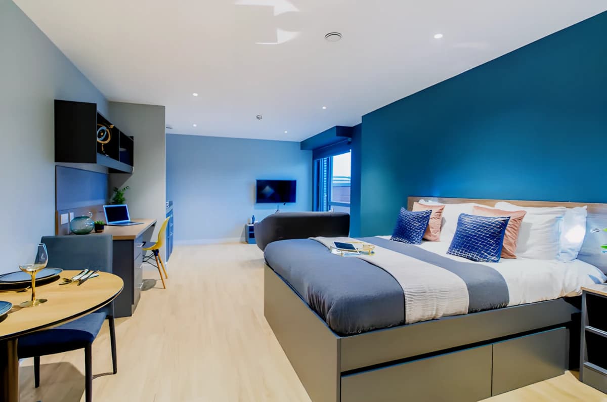 Crown House image