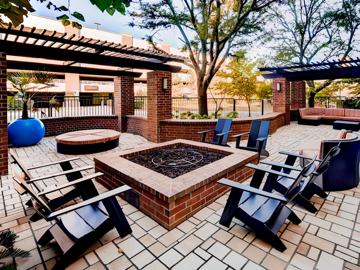 Outdoor Features