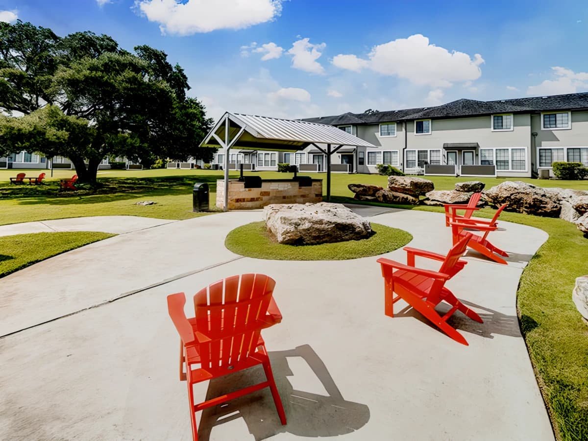 Outdoor Features
