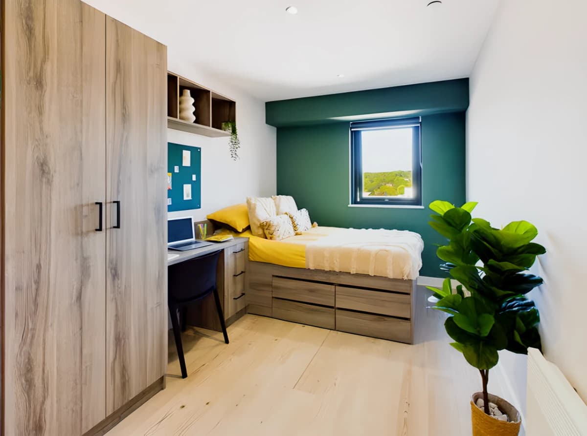 Crown Place image