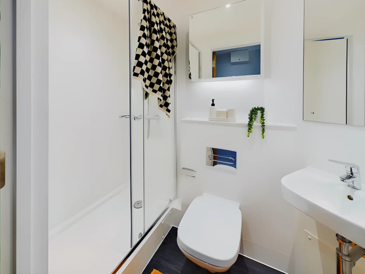 Crown Place image