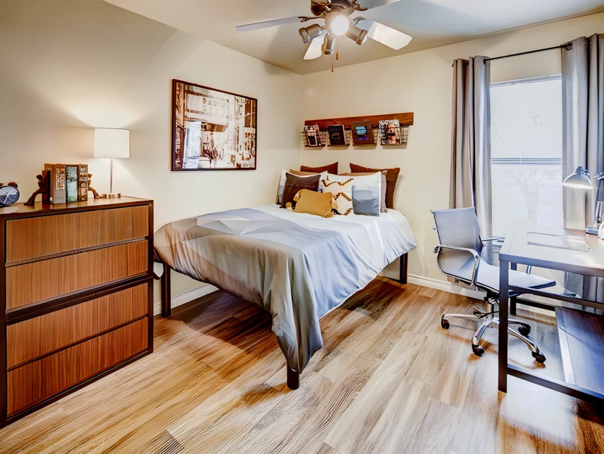 4 Bed - 4 Bath