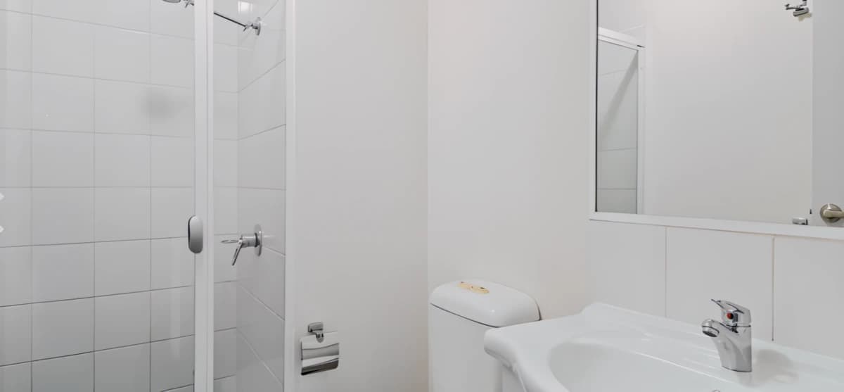 Student Living on Lonsdale image