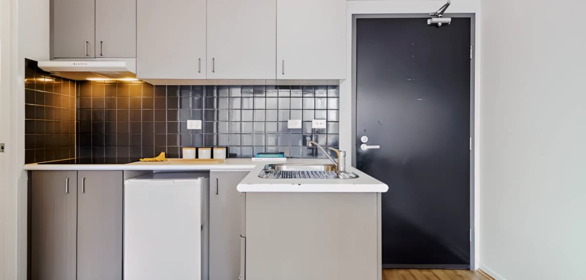 Student Living on Lonsdale image