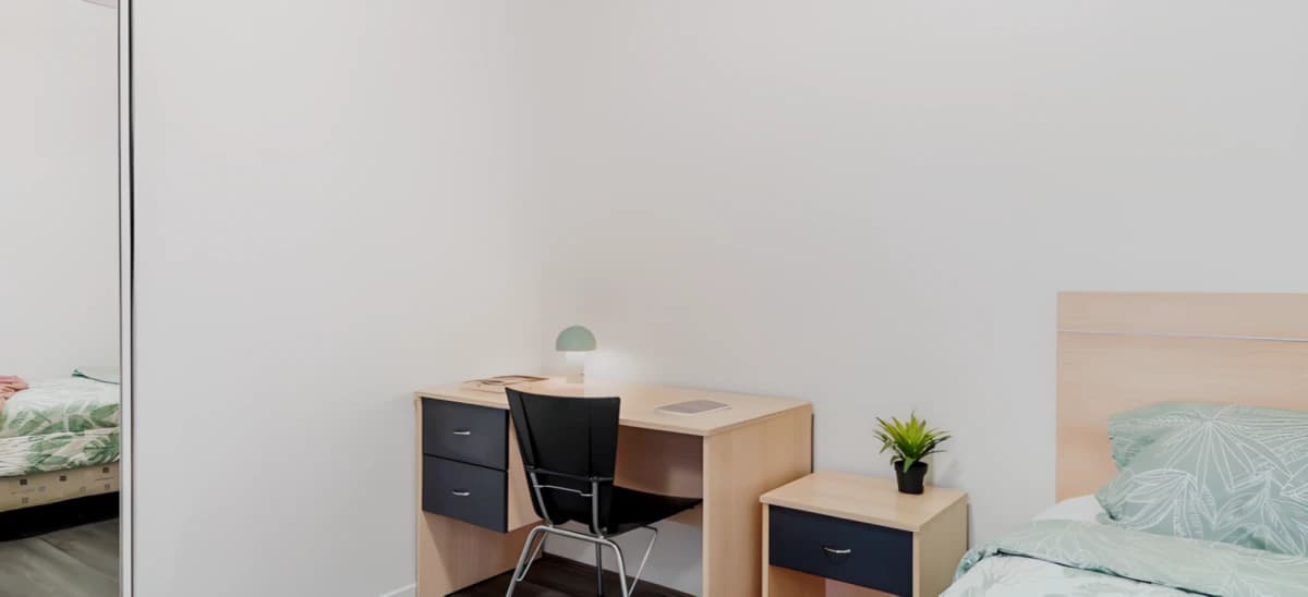 Student Living on Lonsdale image