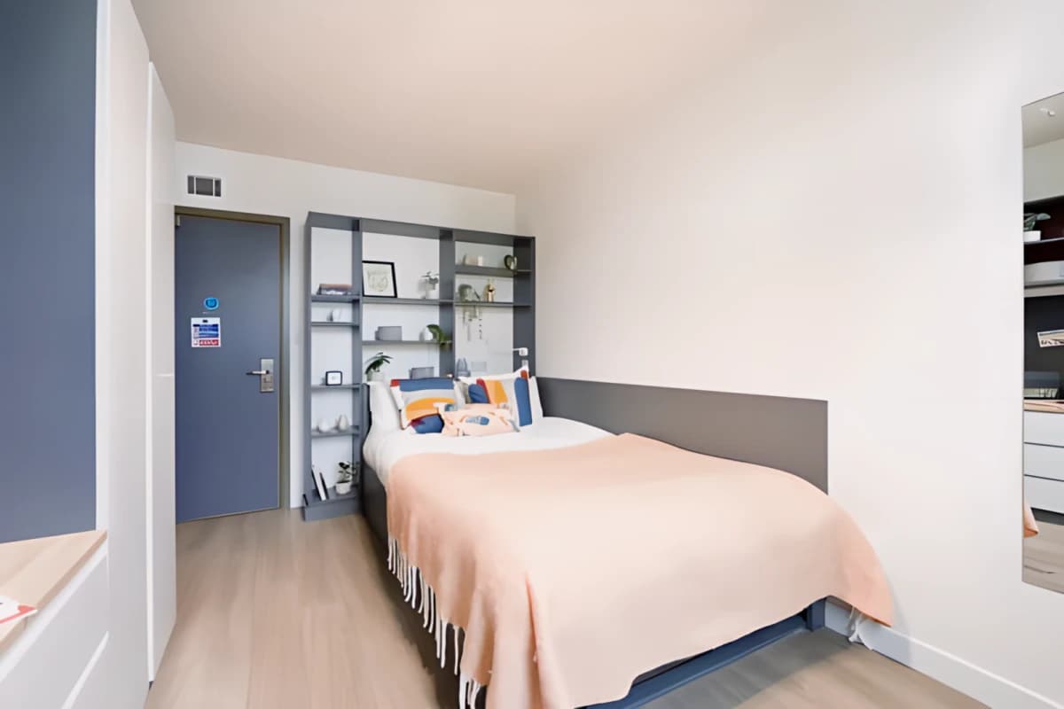 Canvas Capital House image
