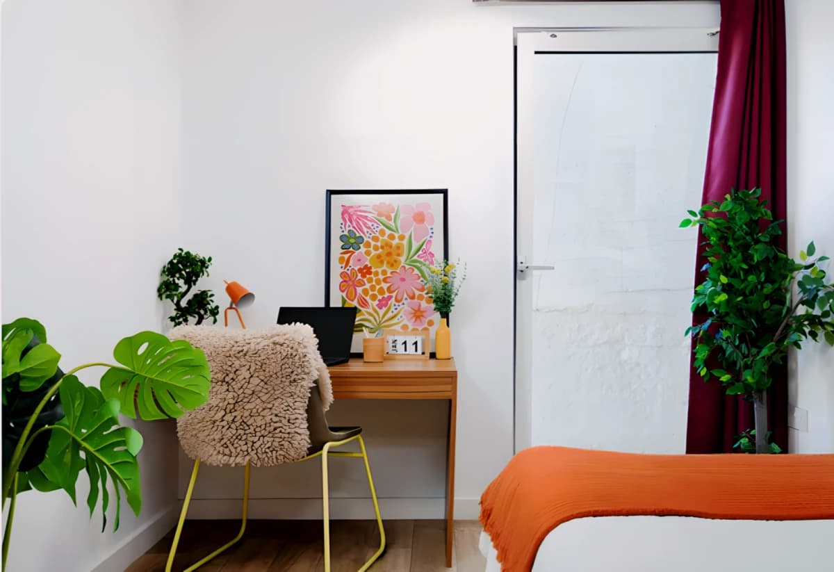 Student Living Heights image