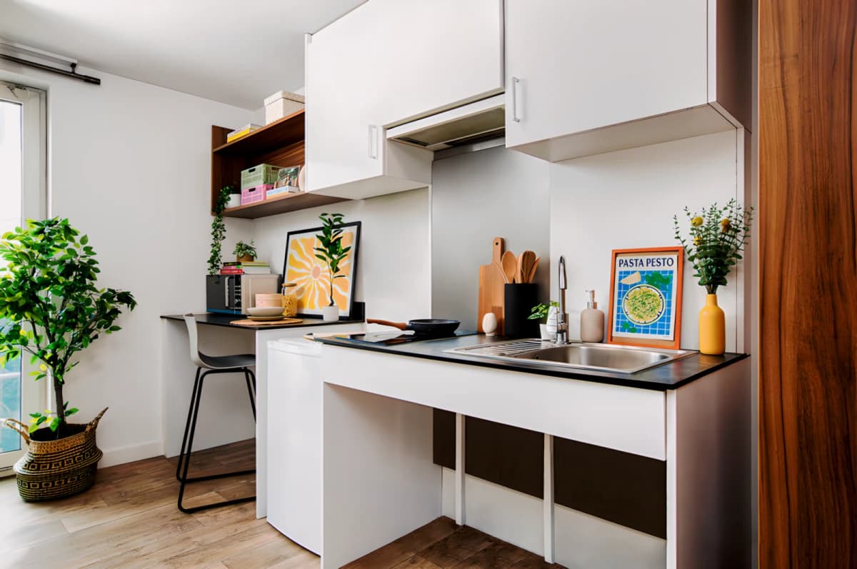 Student Living Heights image