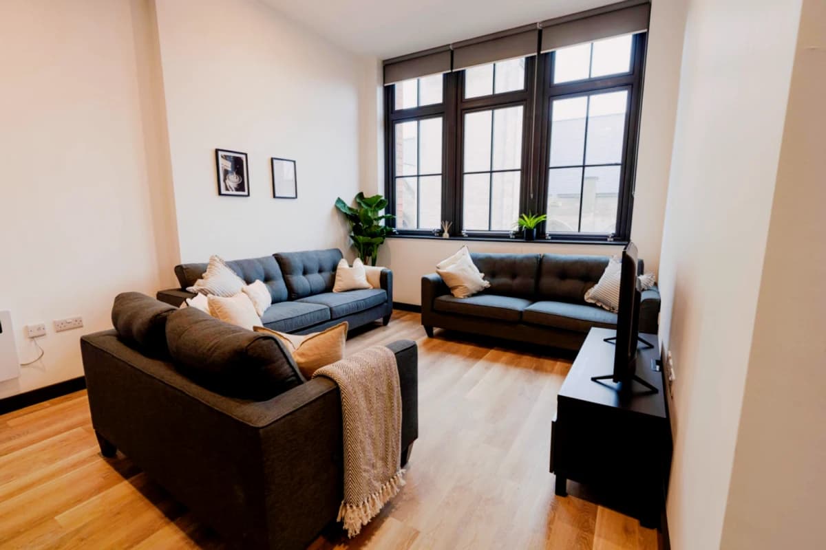 Leonardo image